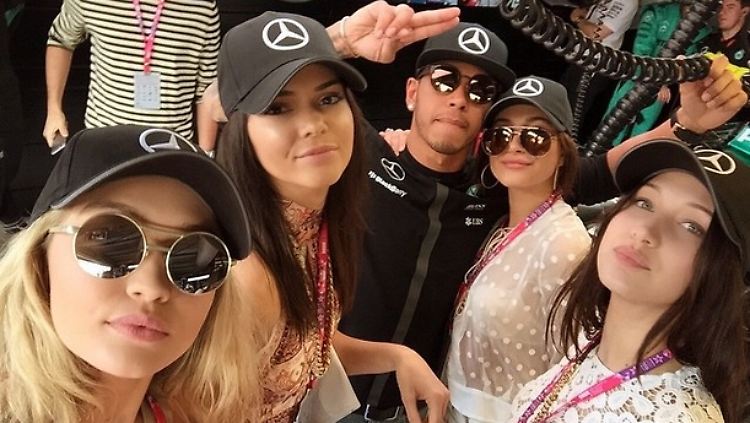 Na mit wem denn nun? Theoretisch könnte man Lewis Hamilton mit Gigi Hadid, Kendall Jenner, Hailey Baldwin oder Bella Hadid in Verbindung bringen - oder eben mit keinem der Models.