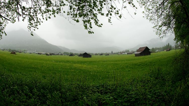 Auf dieser Wiese in Garmisch-Partenkirchen sollte eigentlich das Protestcamp errichtet werden.