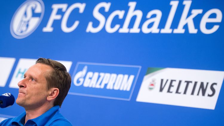 Um seinen eigenen Job zu retten, braucht Schalkes Manager bei der Wahl des neuen Trainers eine "perfekte Lösung".