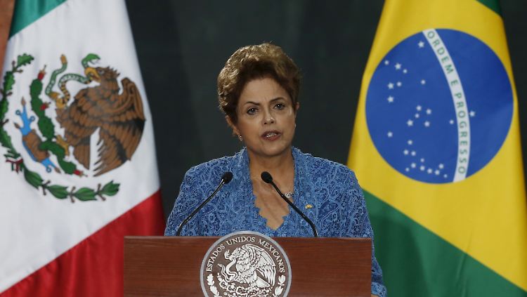 Zweitägiger Staatsbesuch in Mexico City: Brasiliens Präsidentin Dilma Rousseff spricht im Nationalpalast.