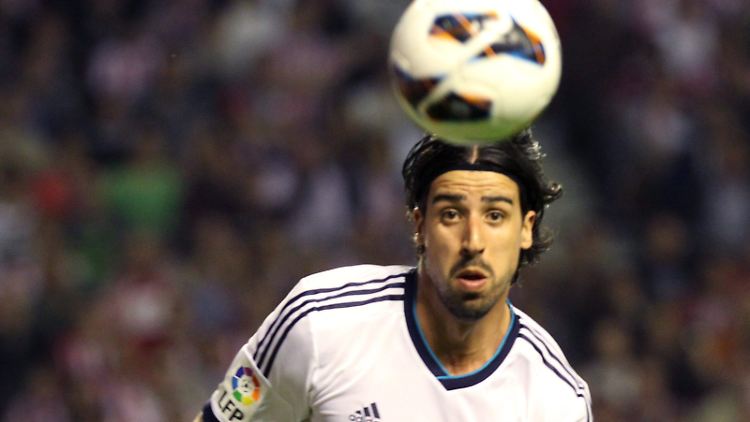 Bei Juventus soll Khedira pro Saison vier Millionen Euro verdienen - plus Prämien.
