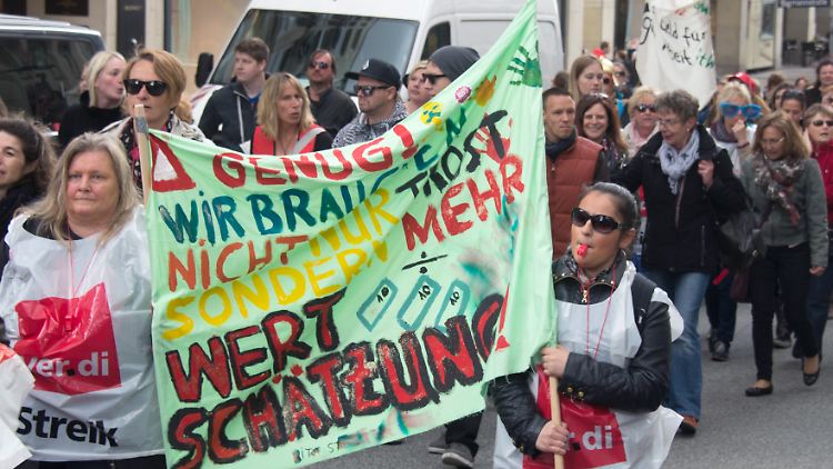Wollen nicht nur Trost, sondern mehr Wertschätzung für ihren Beruf: Hunderttausende Erzieherinnen streiken.