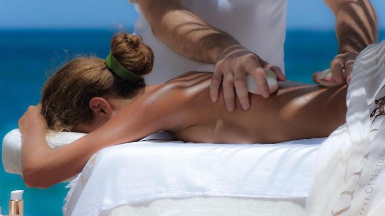 Auf Kreuzfahrtschiffen werden häufig Mitarbeiter für den Spa-Bereich gesucht. Foto: Aida Cruises