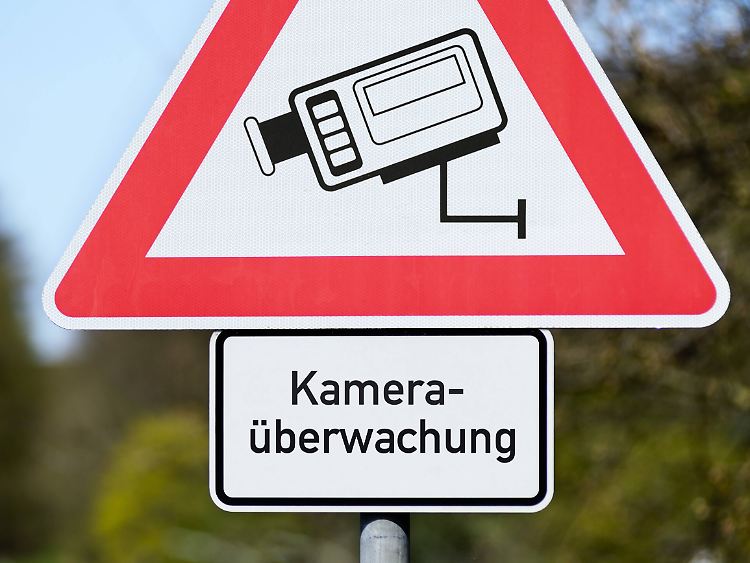 Datenschutzbeauftragte von Bund un Ländern kontrollieren die Handhabung des Filmmaterials.