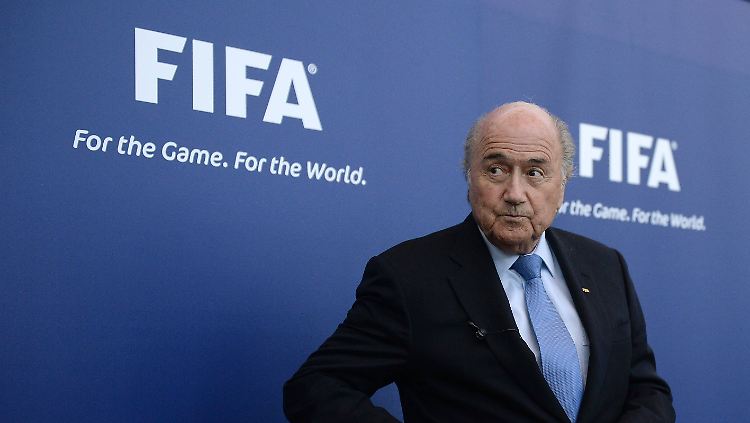 So heftig wie in den vergangenen Tagen war die Kritik an Blatter noch nie. Dennoch dürfte eine Mehrheit der Fifa-Delegierten ihn wiederwählen. 