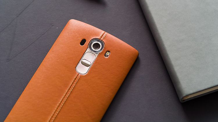 LG kleidet die Rückseite des G4 in Echtleder mit Ziernaht.