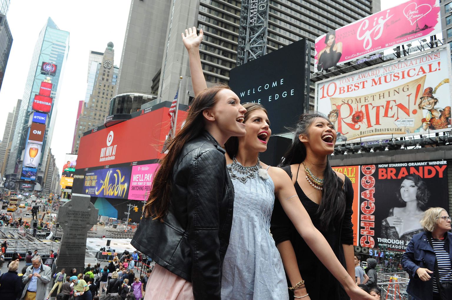 Sie reisten nach New York, um den Titel zu holen. Ajsa, Vanessa und Anuthida (v.l.) wollten "Germany's Next Topmodel" werden. Gewonnen hat am Ende ...