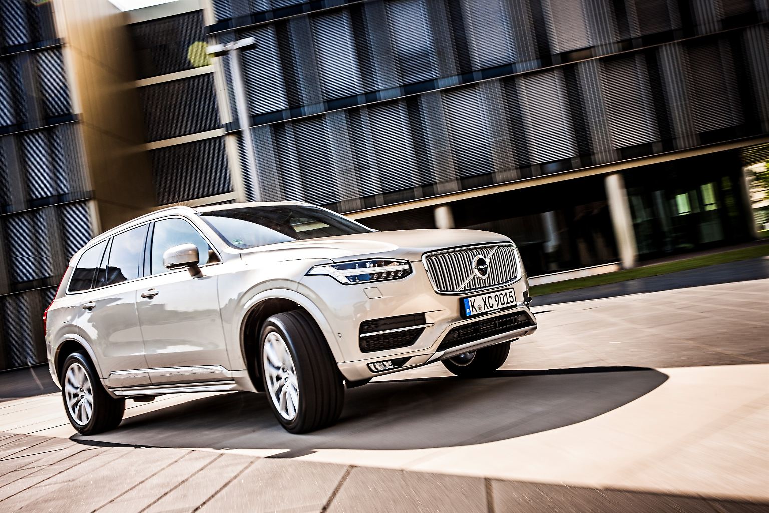 Als erstes Modell einer Reihe von Neuerscheinungen bringt Volvo im Juni den XC90. 