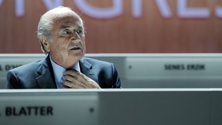 Dass Joseph Blatter in den zweiten Wahlgang musste, dürfte ihn schwer getroffen haben.