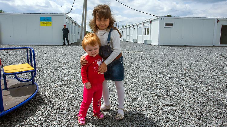 Die mobile Wohnsiedlung für Binnenflüchtlinge in Dnipropetrowsk liegt in der Nähe der von prorussischen Separatisten kontrollierten Gebiete im Osten des Landes.