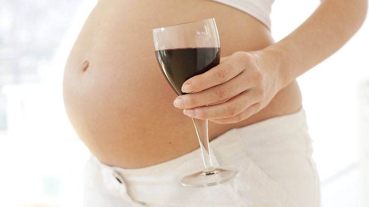 Vielen Deutschen ist die Gefahr von Alkohol in der Schwangerschaft nicht gänzlich bewusst