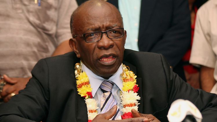 Jack Warner, der ehemalige Spitzenfunktionär der Fifa ist offenbar auf einen Satire-Beitrag reingefallen.