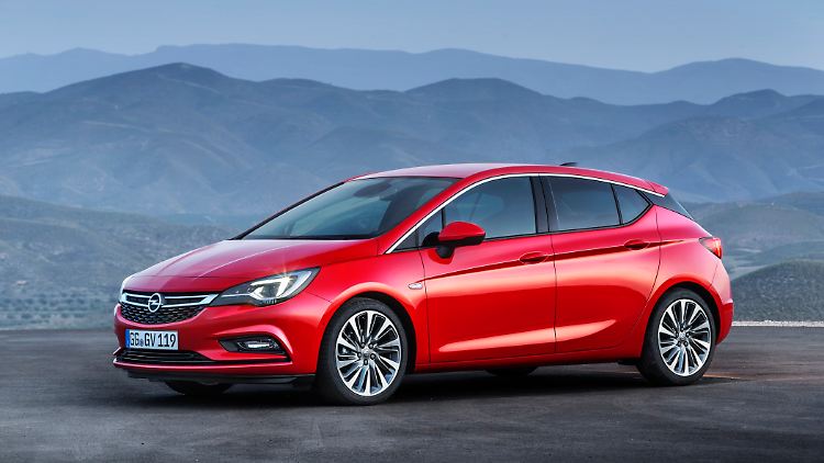 Für Opel ist der Astra wichtigsten Autos des eigenen Portfolios. Nach sechs Jahren kommt im Herbst das neue Modell auf den Markt. Damit will Opel den Dauerkonkurrenten in der Kompaktklasse, den VW Golf, angreifen. Erste Eindrücke des neuen Astras veröffentlicht Opel jetzt.
