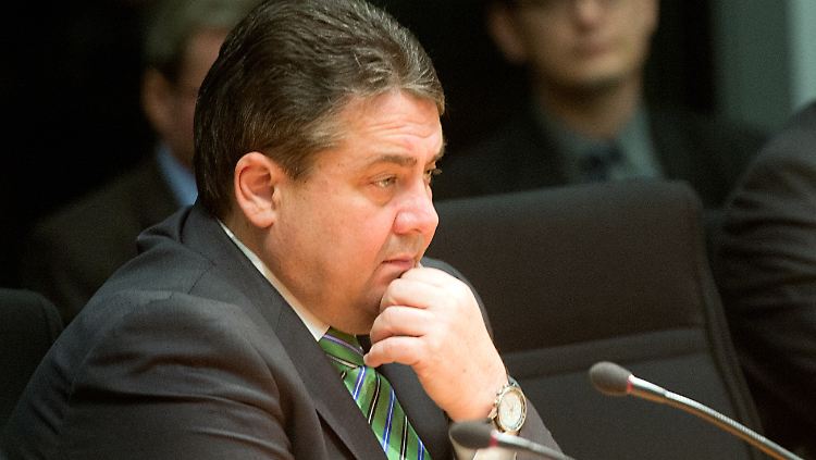 "Entsetzt und fassungslos" über das Verhalten Edathys, zeigte sich SPD-Chef Gabriel einst.