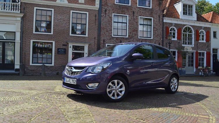 Viel Mühe haben sich die Opel-Designer mit dem Außenauftritt des Karl gegeben. Mit seiner flott gezeichneten Seitenlinie und dem durchaus knackigen Heck kann er sich durchaus sehen lassen.