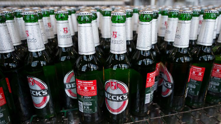 Wer die Beck's-Produktion leitet, darf Alkohol nur auf verantwortungsbewusste Weise konsumieren. 