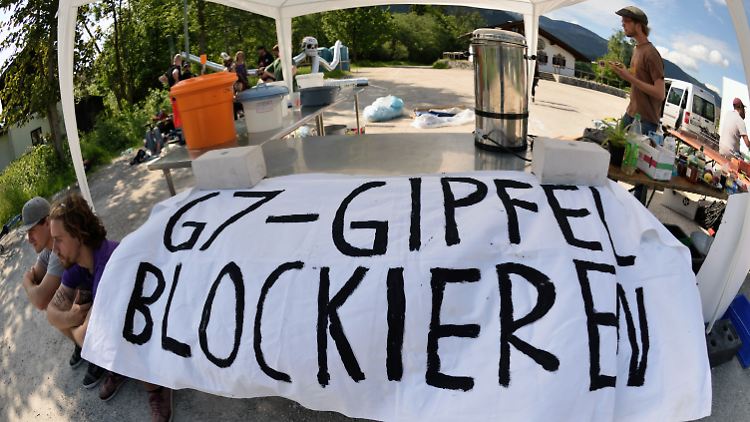 Protestcamp in Garmisch-Partenkirchen. Auch in München wollen tausende Menschen demonstrieren.