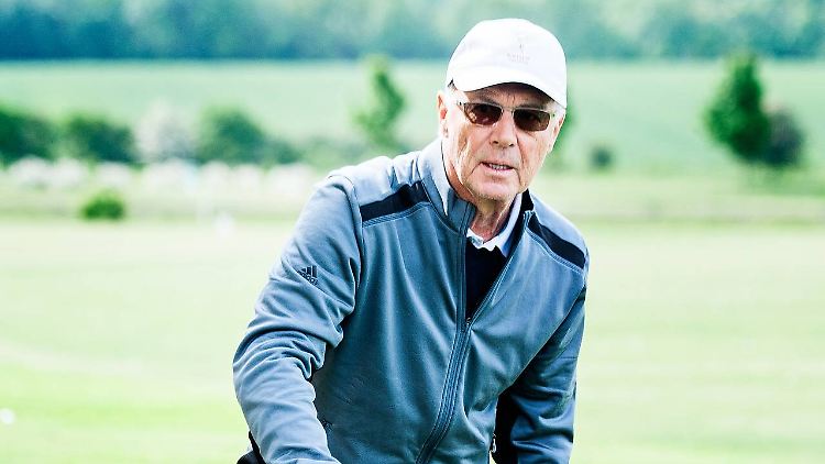 Fifa statt Golf? Franz Beckenbauer. Im Grunde ginge ja auch beides.