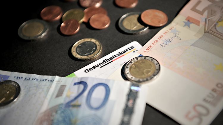 Gesundheitsminister Gröhe hatte den Arbeitgeberanteil zur Krankenversicherung eingefroren. Doch bei steigenden Beiträgen könnte dieser wieder angetastet werden.