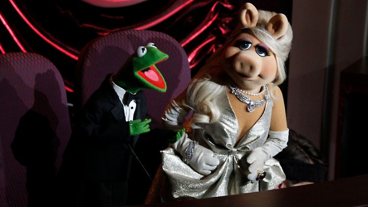 Trotz Glitzerkleidchen und langen Klimper-Wimpern: Miss Piggy wird mit einem Frauenrechtspreis geehrt.