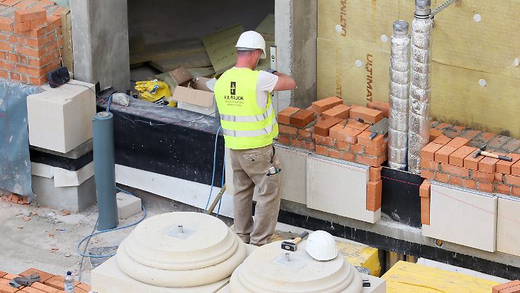 Stein auf Stein, Stein auf Stein, das Häuschen wird bald fertig sein.
