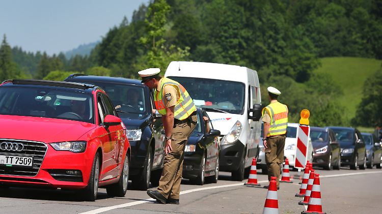 Kontrollen bei Ettal (Bayern) in Richtung Garmisch-Partenkirchen.
