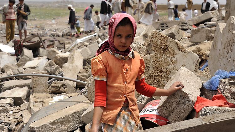 Die UN rechnet mit 2300 Toten seit März, dazu fast 10.000 Verletzte: Insgesamt 20 Millionen Jemeniten sind auf humanitäre Hilfe angewiesen.