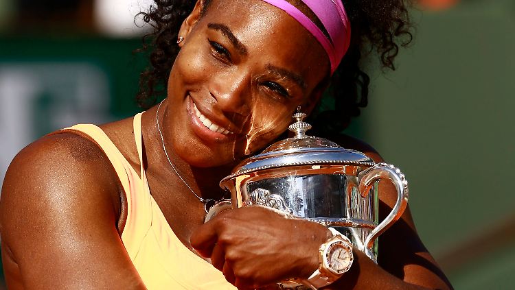 Die Freude über den 3. Sieg bei den French Open ist Serena Williams deutlich anzusehen.