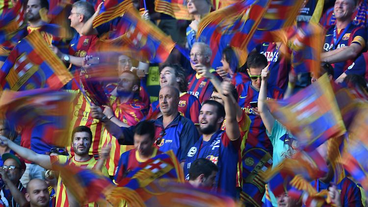 Die Fans des FC Barcelona müssten sich im Falle der Meisterschaft auf eine spätere Feier einstellen.