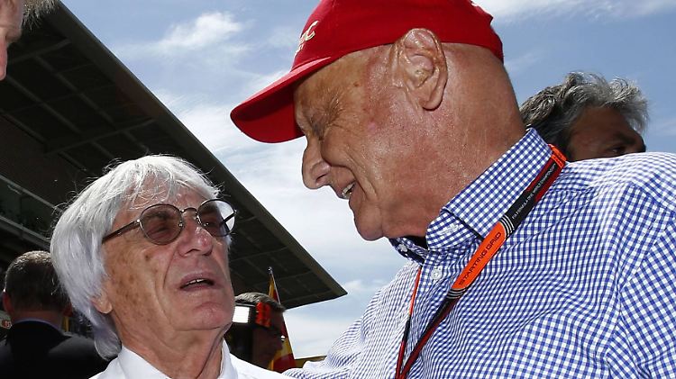 Sind unterschiedlicher Meinung über die Zukunft der Formel 1: Bernie Ecclestone und Niki Lauda (r.).