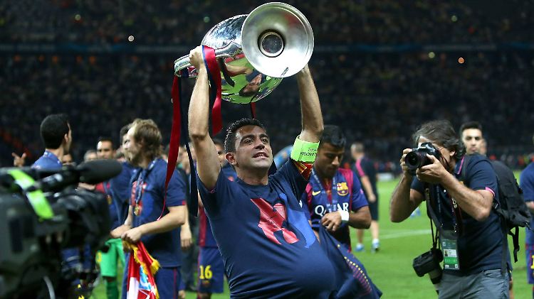 Xavi hat den "Pott". Mit dem CL-Titel verabschiedet sich der langjährige Kapitän von seinem FC Barcelona.