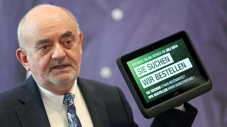 Großes Thema für den Manager Lovro Mandac ist die Frage, wie der stationäre Handel sich gegen den Boom des Online-Handels behaupten kann.
