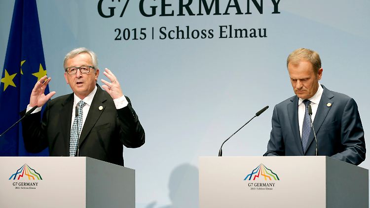 EU-Kommissionspräsident Jean-Claude Juncker und EU-Ratspräsident Donald Tusk bei einer Pressekonferenz auf Schloss Elmau.