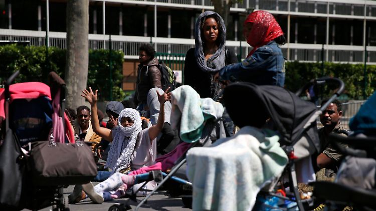2015-06-04T135500Z_375381461_PM1EB6415SF01_RTRMADP_3_EUROPE-MIGRANTS.JPG8026593164504947597.jpg