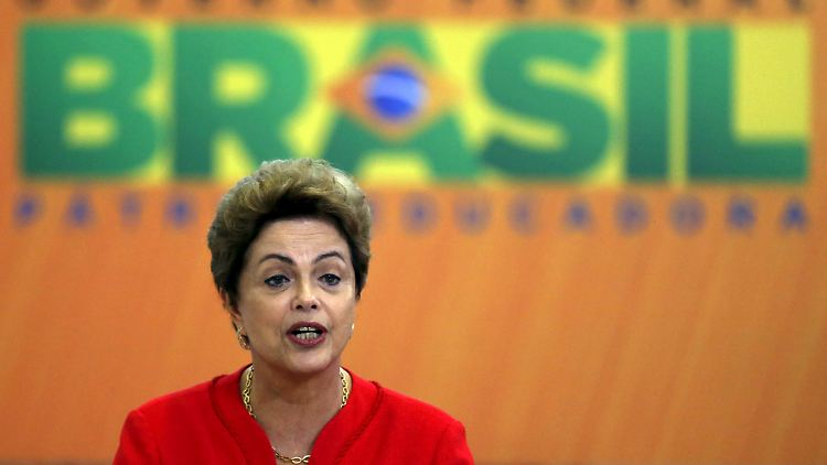 Milliardenschwere Ankündigungen im Planalto-Palast in der Hauptstadt Brasilia: Dilma Rousseff verspricht Großes.