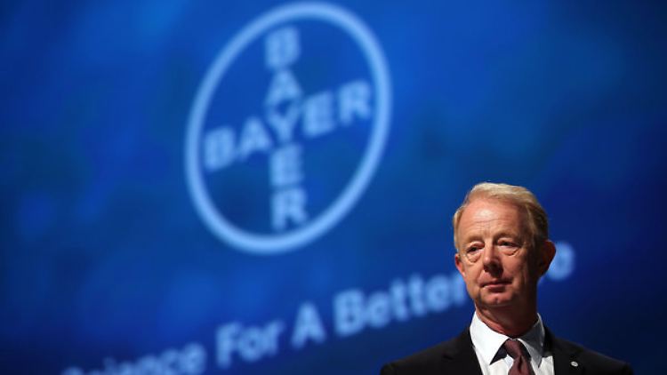 Bayer-Chef Marijn Dekkers dünnt das Unternehmen weiter aus.