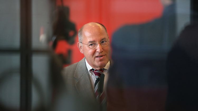 Gregor Gysi: Ich habe mich zu wichtig genommen.Ich habe mich auch zu wichtig genommen.