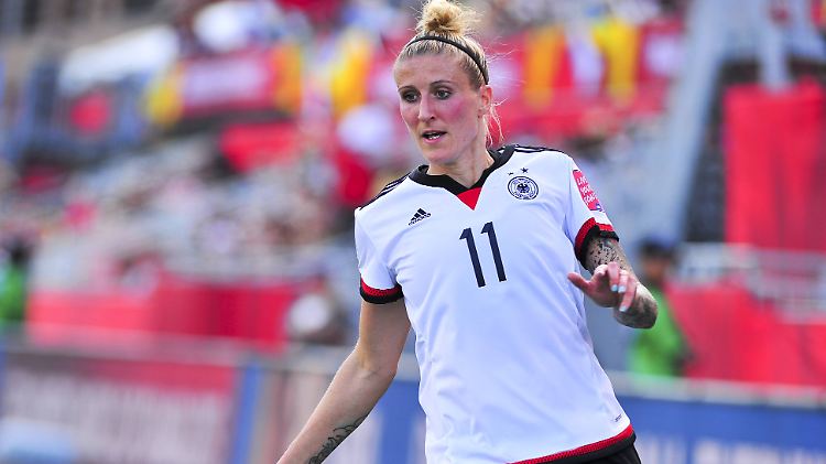 Anja Mittag hat sich das Datum des EM-Endspiel-Erfolgs gegen Norwegen auf den Arm tätowieren lassen