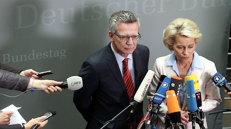 Innenminister de Maizière und Verteidigungsministerin von der Leyen haben zum umstrittenen Sturmgewehr G36 vor dem Verteidigungsauschuss des Bundestags ausgesagt.