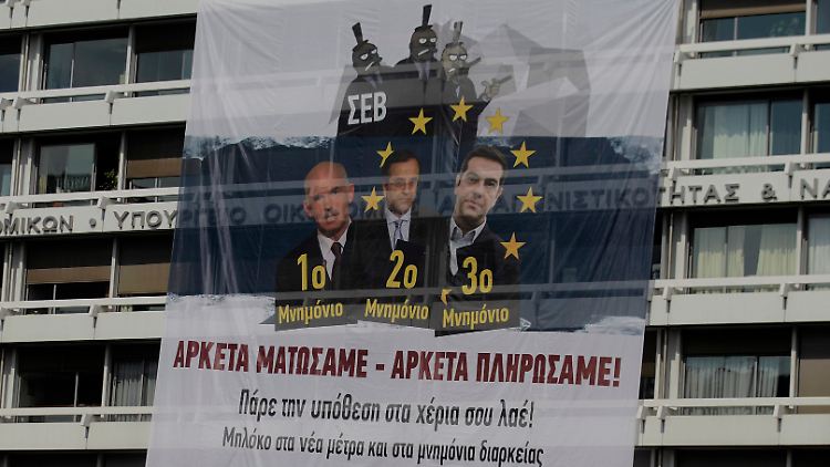 An welchem Punkt sind wir angekommen? In Athen regt sich öffentlicher Widerstand gegen die Sparpläne der Linksregierung. Gewerkschaftsmitglieder besetzen das Finanzministerium. Und stellen Ministerpräsident Tsipras in eine Reihe mit seinen Amtsvorgängern.