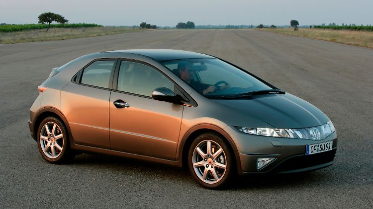 Er hatte schon immer etwas spaciges, der Honda Civic. Auch mit einem Gebrauchten dürfte sich der Fahrer im Straßenbild weiter abheben.