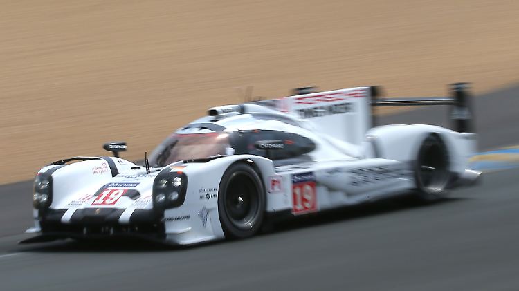 Porsche-Pilot Nico Hülkenberg feierte bei seinem Debüt in Le Mans direkt den Sieg.