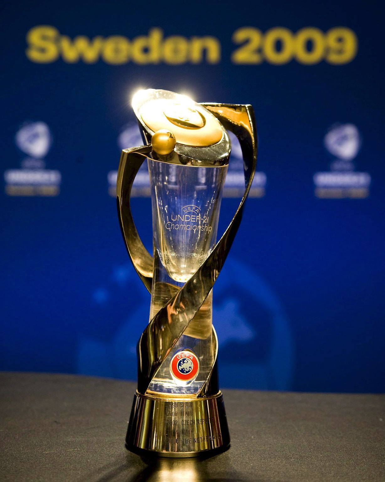 Sechs Jahre nach dem bisher letzten EM-Triumph greift die deutsche U21-Nationalmannschaft wieder nach der kontinentalen Krone. In Schweden standen übrigens viele Spieler im Team, die heute auch Leistungsträger in der Mannschaft von Bundestrainer Joachim Löw sind.