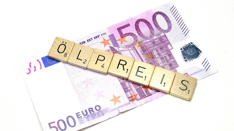 Der weltweite Ölverbrauch steigt, gleichzeitig sinkt der Preis.