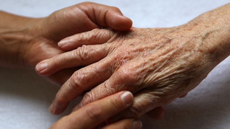 Weltweit leiden über 35 Millionen Menschen an der unheilbaren Krankheit Alzheimer.