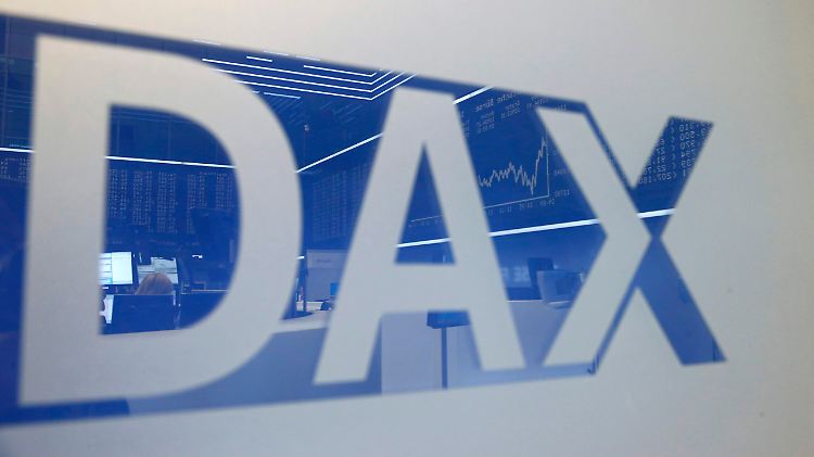 2015-06-16T115020Z_1545439670_LR2EB6G0WVL8S_RTRMADP_3_MARKETS-STOCKS-EUROPE.JPG8845632724483051141.jpg