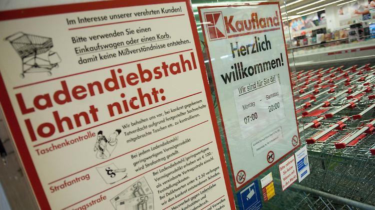 Lohnt sich oft doch: Nur wenige Ladendiebstähle werden entdeckt und bestraft. Die Polizisten fühlen sich überfordert. 