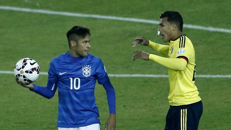 Fehlt mindestens ein Spiel: Neymar (l.)