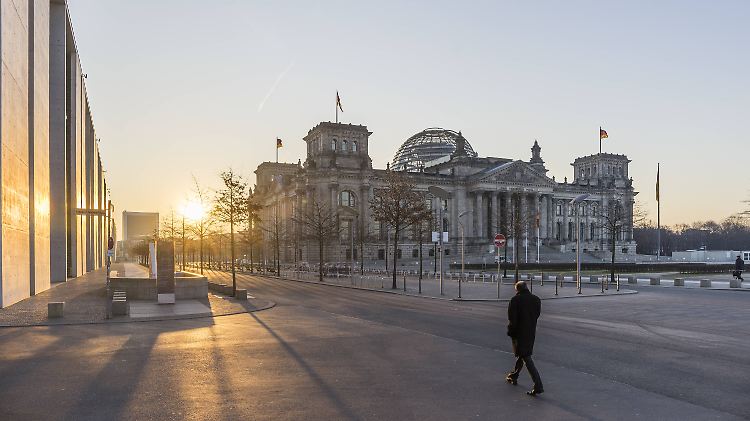 Von dem Angriff sind mindestens 15 Abgeordneten-Büros betroffen.