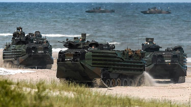 Einsatz von schwerem Nato-Gerät am polnischen Ostseestrand bei Ustka